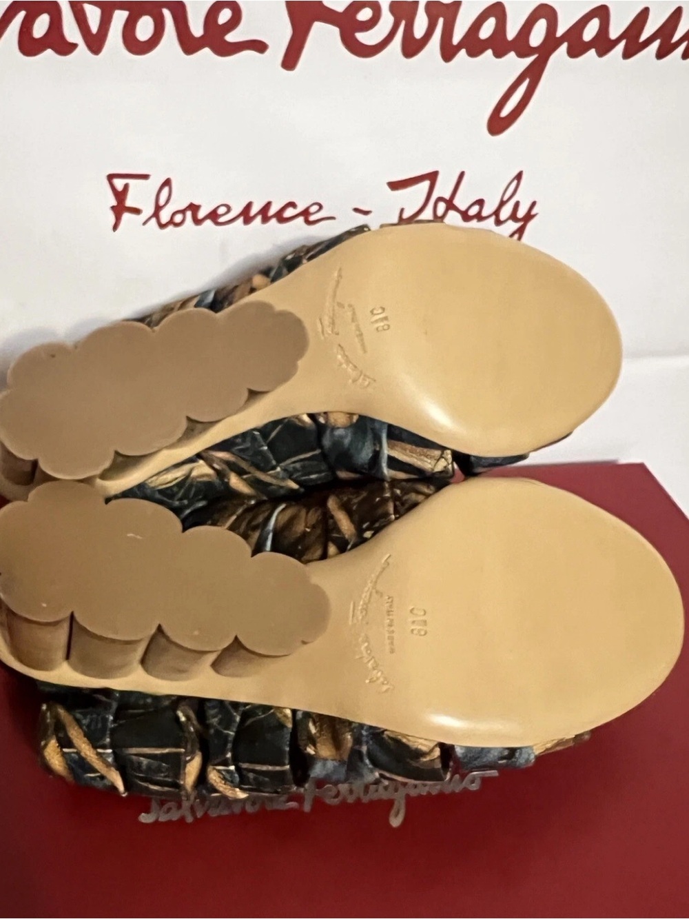 Salvatore Ferragamo solki sz 8.5 Brown floral Printed Knotted Block Heel Sandals - Picture 6 of 7
